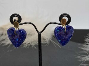Boucles d'Oreilles en résine. Coeur 3cm
