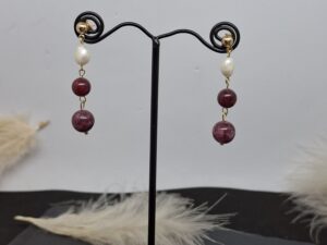 Boucles d’oreilles élégantes en grenat & perles d’eau douce