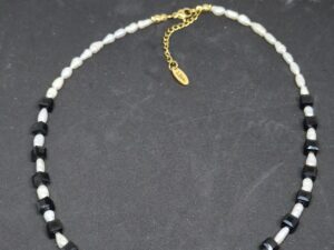 Collier Perle d'eEau Douce et Cristal Noir